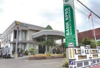 Kantor Pusat BPRS Bhakti Sumekar.