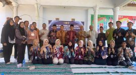 Kegiatan sosialisasi swasembada pangan dan praktek pupuk biosaka.