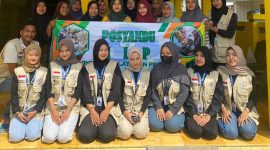Cek kesehatan gratis yang dilakukan oleh Mahasiswa KKN 12 UTM berkolaborasi dengan Puskesmas Legung Timur, Batang-batang.