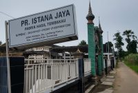 Perusahaan Rokok (PR) Istana Jaya.