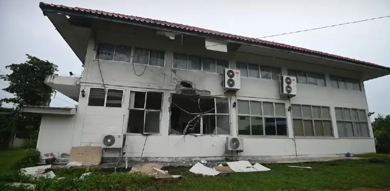 Serangan artileri Kamboja hantam rumah sakit Si Sa Ket. (Foto:nationthailand)