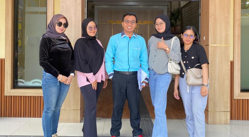 Korban investas bodong saat mendatang Polda Jatim didampingi kuasa hukumnya.
