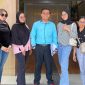 Korban investas bodong saat mendatang Polda Jatim didampingi kuasa hukumnya.