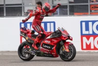 Marc Marquez saat memasuki garis finis lakukan selebrasi kemenangannya di Race MotoGp Jerman