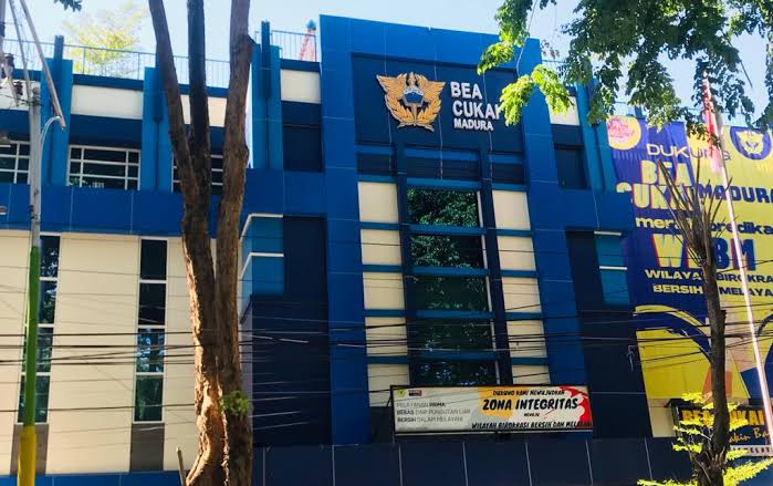 Kantor Bea Cukai Madura.