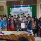 PGMNI Jatim melantik ratusan guru di Sumenep.