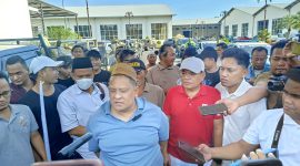 H Her Bersama Peserta Kirab Mobil ke Suramadu 