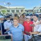 H Her Bersama Peserta Kirab Mobil ke Suramadu 