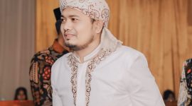 Pengasuh Pondok Pesantren Nurul Hikmah RKH Anis Cipta Dewata 