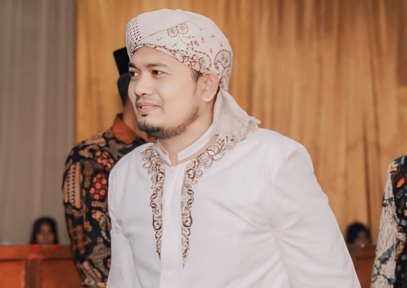 Pengasuh Pondok Pesantren Nurul Hikmah RKH Anis Cipta Dewata 