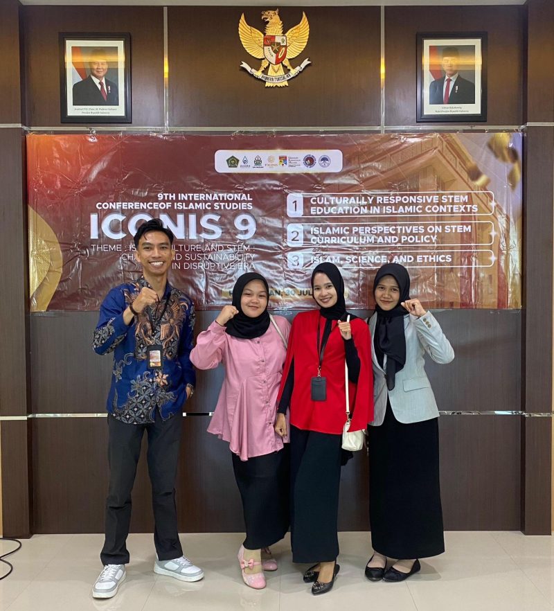 Tiga mahasiswa dan dosen FEBI UIN Madura torehkan prestasi akademik ICONIS. (Foto/Ras) 