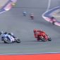 Tangakapan layar Alex Marquez dan Marc Marquez saat balapan di MotoGP Austria. 