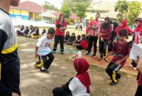 Keseruan lomba di SMPN 3 Kamal.