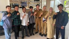 Pemuda Tanah Merah Berdaya, melakukan audiensi dengan Dinas Pendidikan Bangkalan, membahas beberapa hal penting, terutama soal infrastruktur.