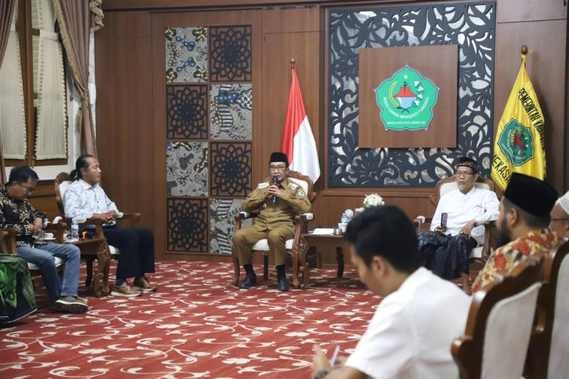 Audiensi Lapan bersama Bupati Pamekasan.