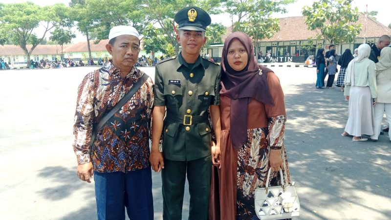 Kisah inspiratif Adi, anak seorang tukang servis elektronik yang menjadi anggota TNI.
