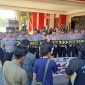 Koordinator aksi, Dedy, saat melakukan demonstrasi di depan kantor Pemkab Sumenep. (Doc. Timesin/Fairus).