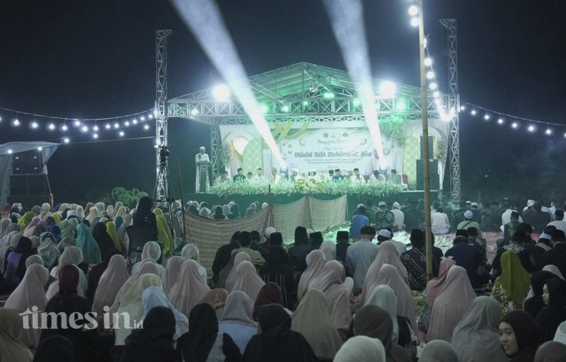 Meriah, suasana Peringati Maulid Nabi dan Dies Natalis ke-39, Universitas Wiraraja. (Doc. Fairus/Timesin).