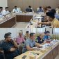 Warga Gladak Anyar,  Kecamatan Pamekasan, saat melakukan audiensi dengan DPRD setempat.