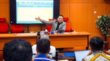Beri Kuliah Program Doktor Ilmu Hukum, Bamsoet Dorong Penyederhanaan Regulasi Nasional