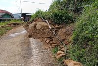 Bencana alam berupa tanah longsor di Dusun Artakoh, Desa Payudan Daleman.