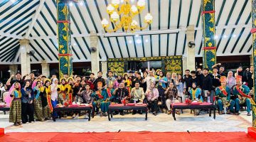 SEMARAK: Pagelaran SAMAWA Student Fest 2025, yang diselenggarakan oleh Ikatan Keluarga Pelajar Mahasiswa (IKPM) Sumbawa Malang.