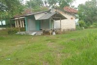 Penampakan unit usaha toko sembako, BUMDes Permata, Sentol Daya, yang telah mati suri. 