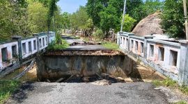 Kondisi jembatan yang ambruk di desa Bringsang, Kecamatan Giligenting, Kabupaten Sumenep.