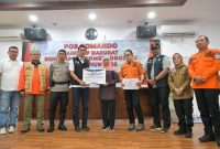 Gubernur Jatim serahkan bantuan untuk korban bencana Aceh (Foto/Pemprov Aceh)