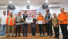 Gubernur Jatim serahkan bantuan untuk korban bencana Aceh (Foto/Pemprov Aceh)