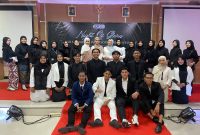 INSPIRATIF: Dua sosok pemuda asal Sumenep berhasil menggagas bisnis kreatif di Surabaya.