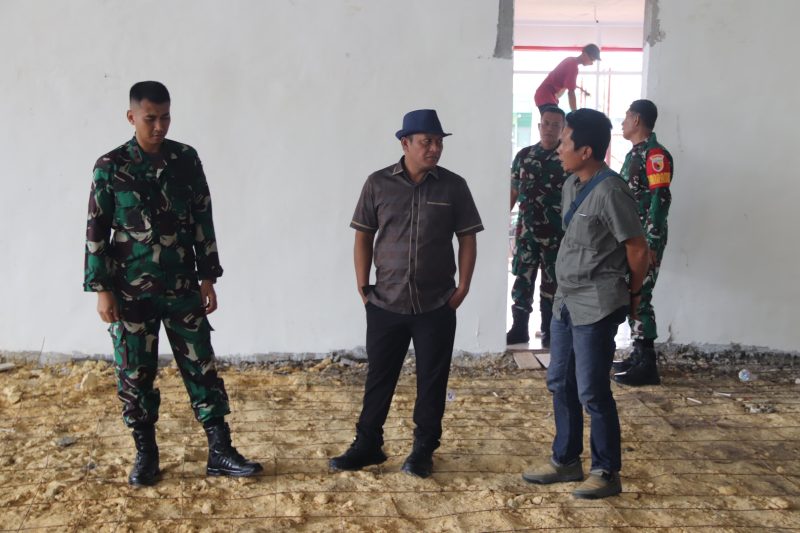 Dandim 0826 bersama Wakil Bupati Pamekasan meninjau lokasi koprasi merah putih 