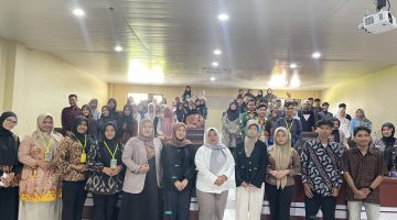 UKM English Speaking Club (ESC) Universitas Bahaudin Mudhary (UNIBA) Madura, saat menggelar Hybrid International.