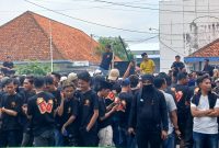 Karyawan HJS Menunggu Oknum LSM yang diduga Meresahkan 