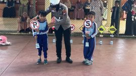 Satlantas Polres Sumenep saat menggelar kegiatan Polisi Sahabat Anak di Mapolres Sumenep.