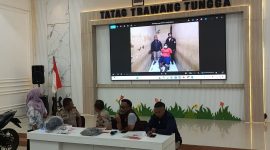 Foto pelaku pencurian paksa saat ditampilkan di konferensi pers 